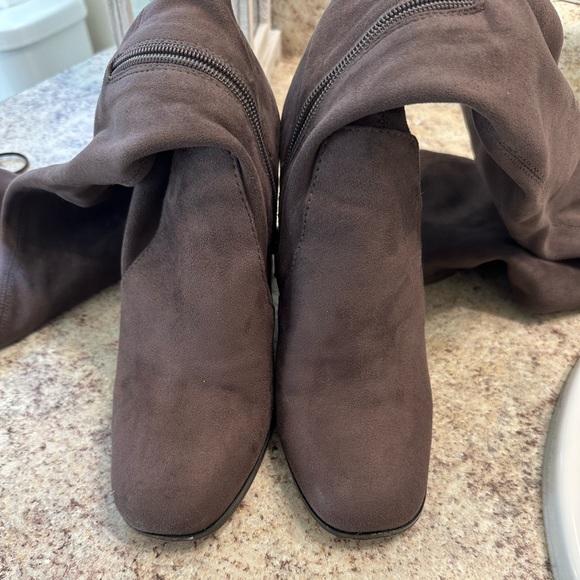 Enzo Angiolini Over-the-knee Suede Boots 6 1/2 - Picture 3 of 6